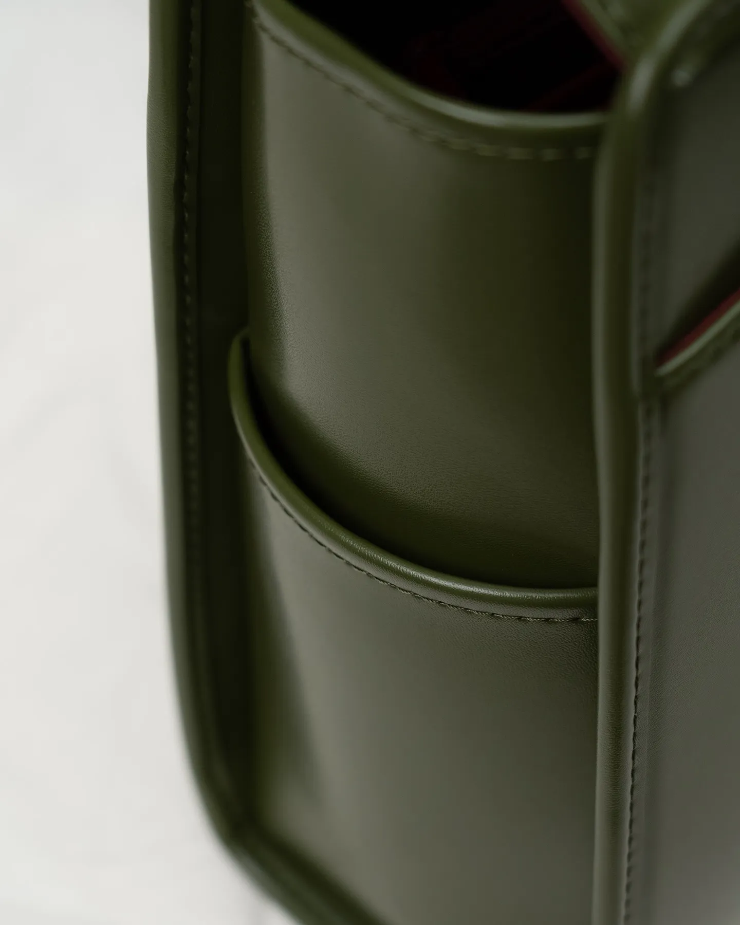 実は2つの顔を持つバッグ